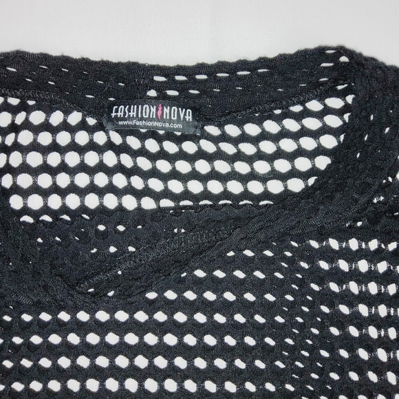 Fashion Nova Womens Plus Size Black Fishnet Long Sleeve Crop Top (2X) - Picture 3 of 7